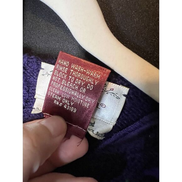 Vintage Susan Bristol Wool Sweater Sz 40 Hand Embroidered Purple Floral Pullover - Picture 3 of 10
